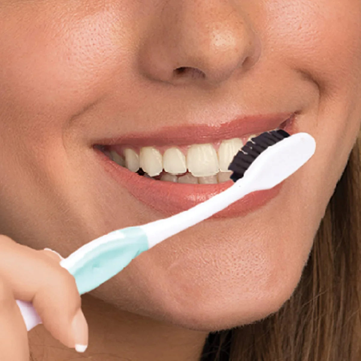 ¿Cansado de dientes manchados? Descubre el secreto natural para una sonrisa radiante. Blanqueador de dientes